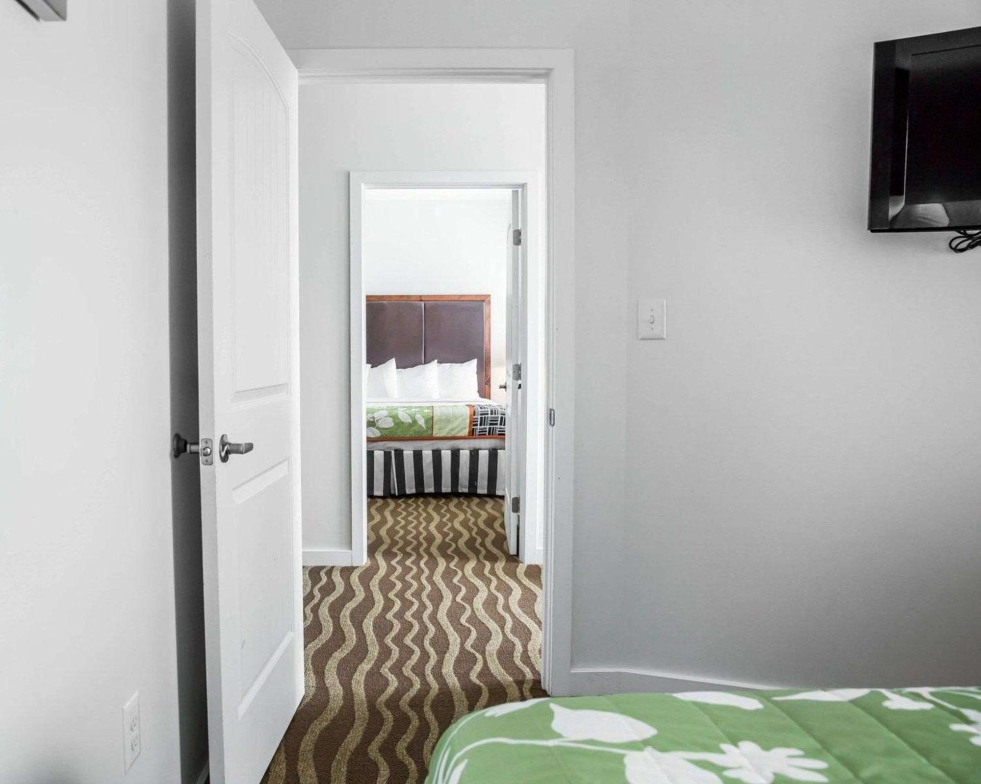 Island Inn & Suites, Ascend Hotel Collection Piney Point Εξωτερικό φωτογραφία