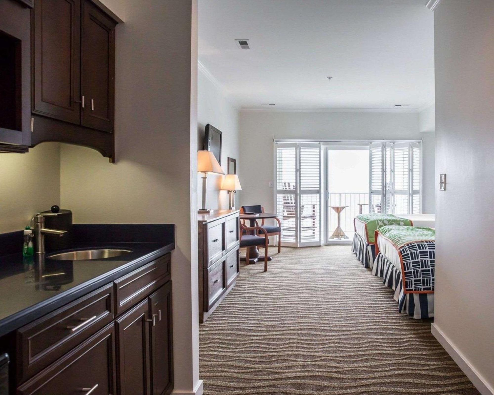 Island Inn & Suites, Ascend Hotel Collection Piney Point Εξωτερικό φωτογραφία
