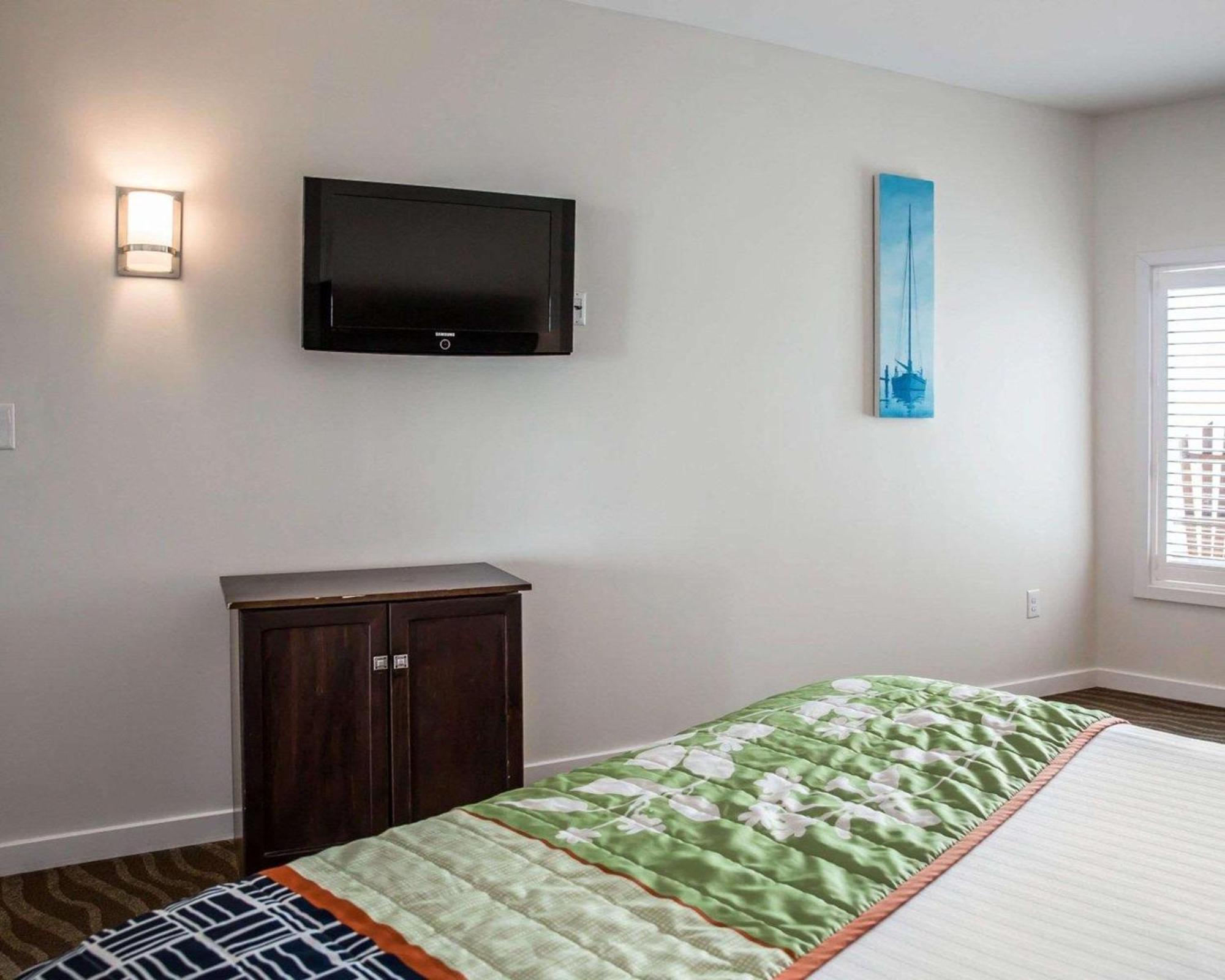 Island Inn & Suites, Ascend Hotel Collection Piney Point Εξωτερικό φωτογραφία