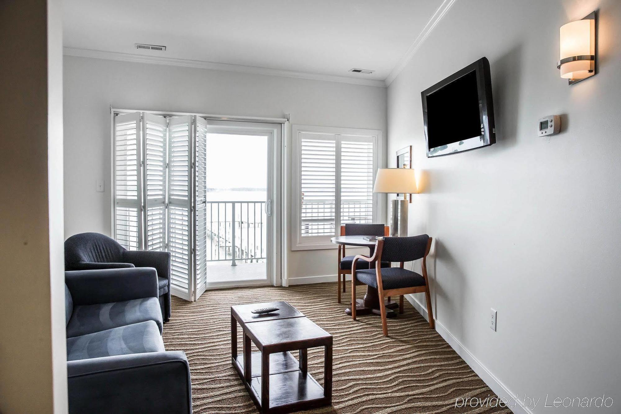 Island Inn & Suites, Ascend Hotel Collection Piney Point Εξωτερικό φωτογραφία